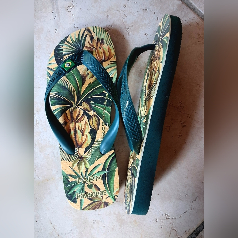 Havaianas Leafy Green and Yellow Flip Flops - Picture 3 of 4